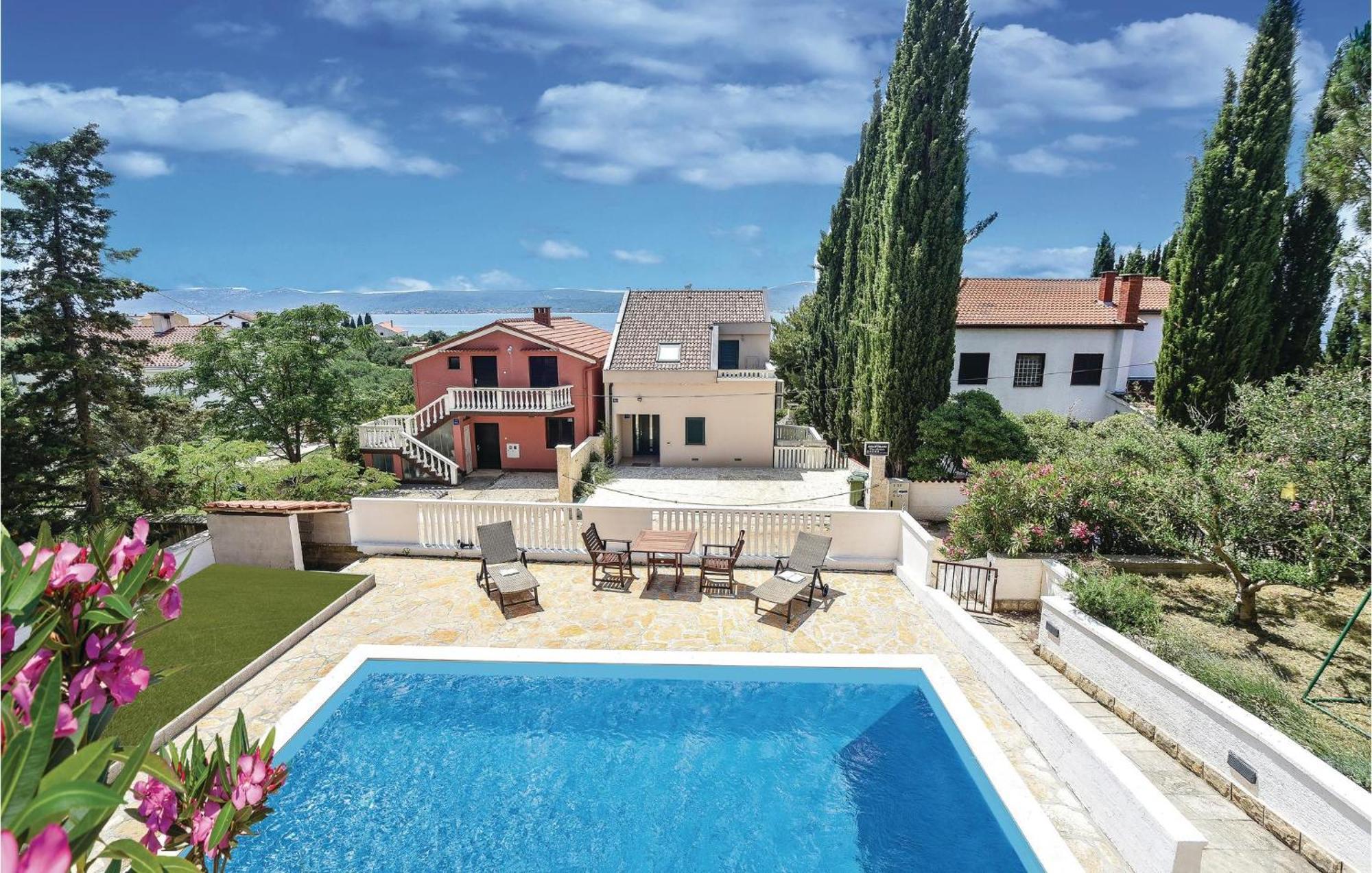 2 Bedroom Gorgeous In Sv,petar